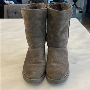UGG Amie Slim Classic Wedge Suede Gray Winter Boots Size 10